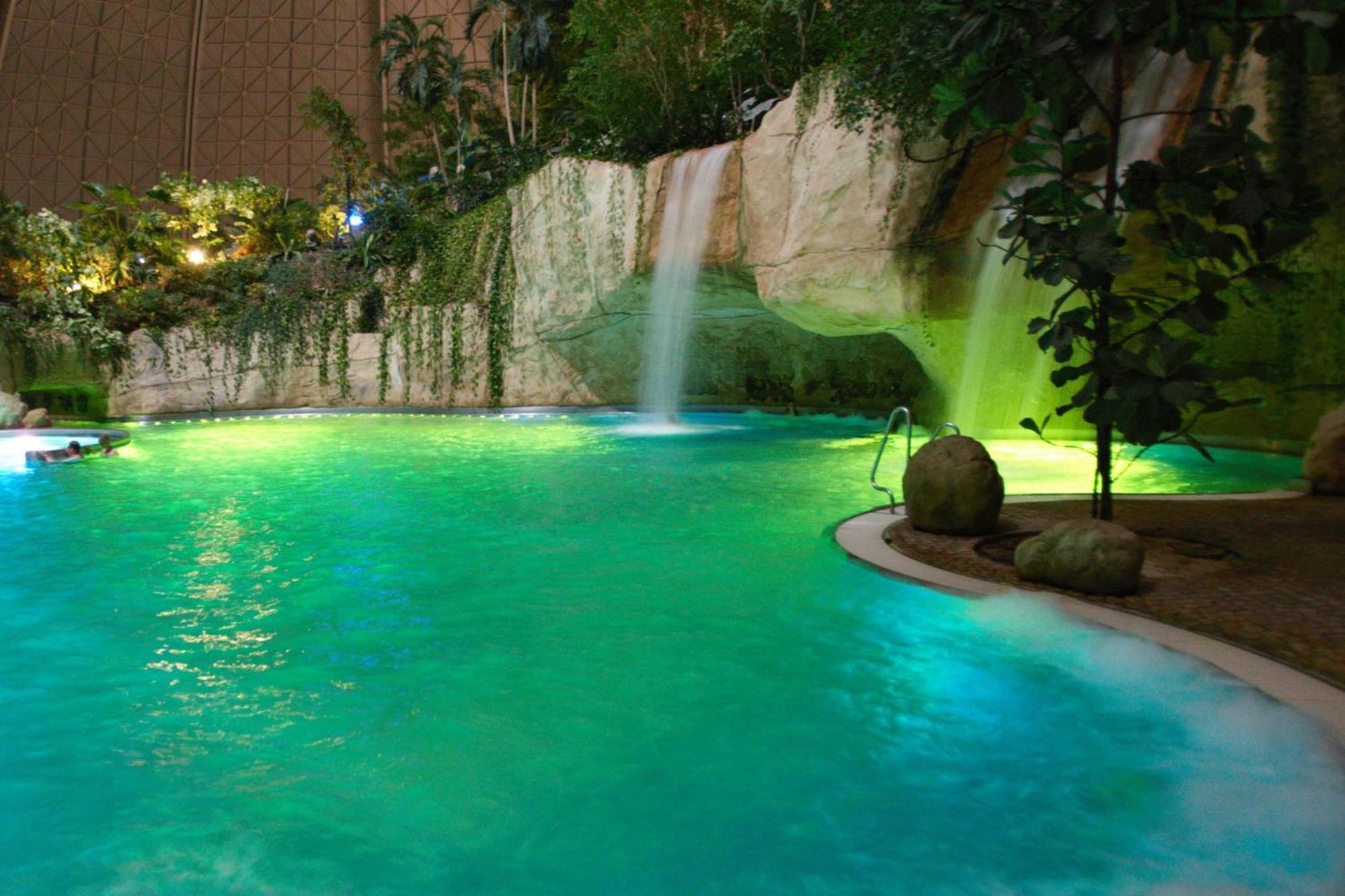 Hotel Tropical Islands Krausnick Esterno foto