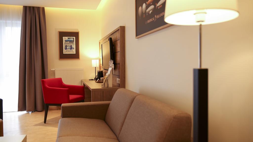 Hotel Tropical Islands Krausnick Esterno foto